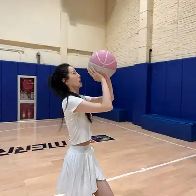 邹亮睿